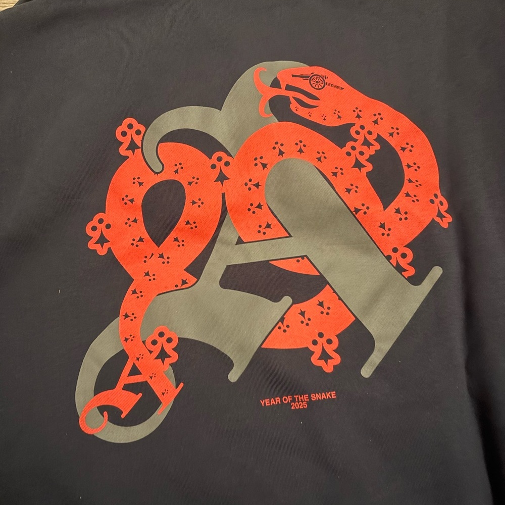 Arsenal Sweatshirt - Picture 6 of 9